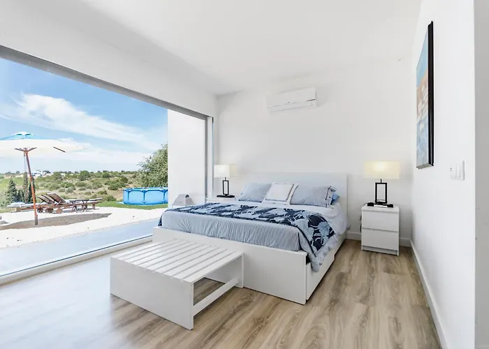 Xitaka - Modern Large Great Views Villa Torres Novas